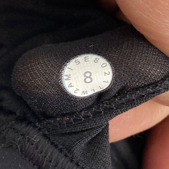 Lululemon Namaste Sports Bra Black Pullover Wireless Size 8 Yoga Fitness Gym - Picture 3 of 3